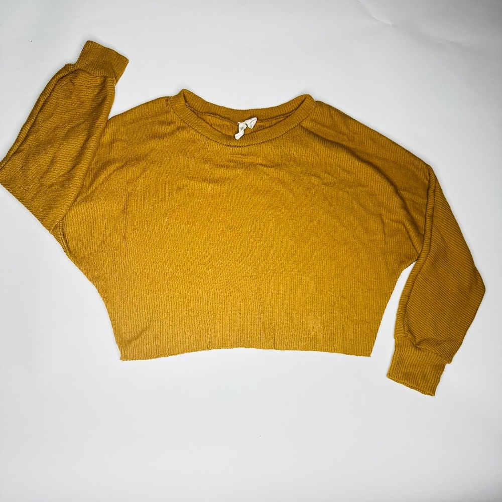 Soft Ribbed Loose-Fitting Mustard Long Sleeve Crop Top - Medium Autumn comfort M